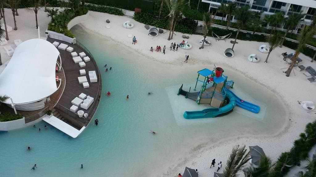 Azure Urban Beach Resort Manila By Radlett Екстериор снимка