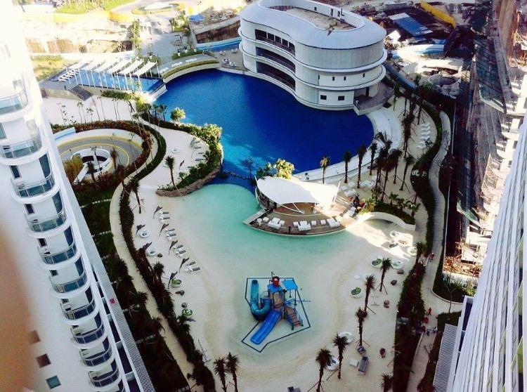 Azure Urban Beach Resort Manila By Radlett Екстериор снимка