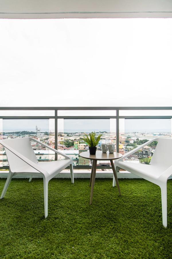 Azure Urban Beach Resort Manila By Radlett Екстериор снимка