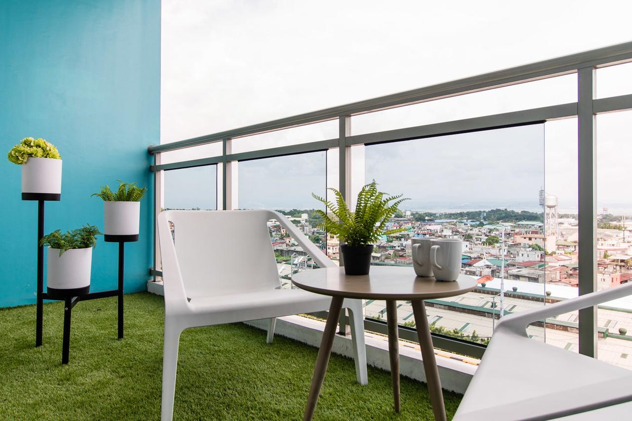 Azure Urban Beach Resort Manila By Radlett Екстериор снимка