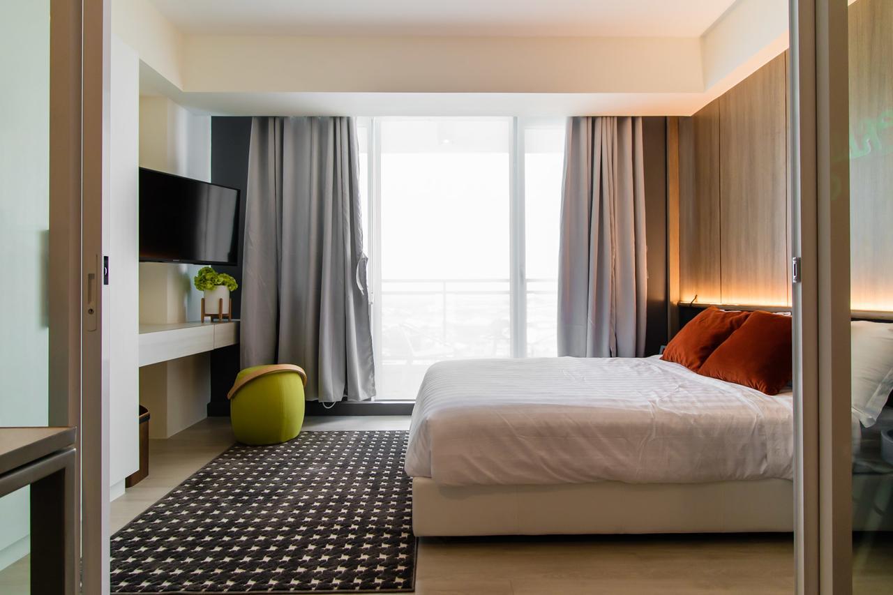 Azure Urban Beach Resort Manila By Radlett Екстериор снимка